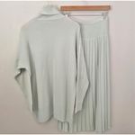 Liz Claiborne | Vintage Green Ivory Sweater Pleated Skirt Set Lambswool | Large Photo 5