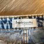 Impressions  Denim Distressed Shorts Light wash Photo 1