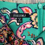 Roz & Ali , size 16, dress with pockets, green base, paisley pattern, pit to pit measures 21, length is 37 Photo 3