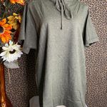 Doe & Rae ✅3/$30✅ NWT  Olive Green Marble Lace-Up Neck Short Sleeve Hooded Top | MEDIUM | Photo 2