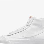 Nike White Blazers Photo 0