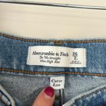 Abercrombie & Fitch Abercrombie 90s Straight High-Rise Curve Love Photo 3