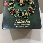 Natasha | Festive Christmas Wreath Brooch 🎄 Red Photo 1