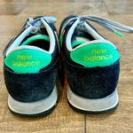 New Balance Women’s 620 Sneakers Black White Size 10 EUC Photo 2