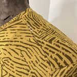 Lululemon  short sleeve shirt in a size small. Like new Photo 2