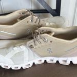on cloud Size 8.5  Sand/snow 50/50 lace up low top Running Sneakers.  In EUC!   Upgrade your athletic footwear collection with these ON Women's Cloud 50/50 Running Sneakers Photo 3