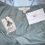 easel Cropped Top Photo 5