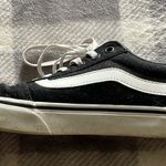 Vans Women’s Black and White low rise Photo 3