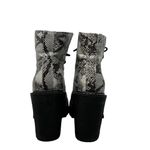 Madden Girl Archiee Snakeskin Lug Sole Heeled Combat Boots Black White Size 6 Photo 6