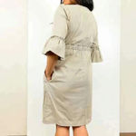 BCBGMAXAZRIA  Striped Sheath Stretch Dress Beige Bow Ruffle Sleeve Size Small Photo 2