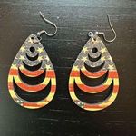 American Flag Dangle Drop Earrings Patriotic Festive Lightweight Photo 0