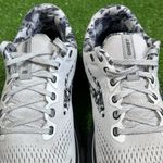 Brooks  Running Shoes Camo 8.5 Women White & Grey Sneaker Ghost 15 EUC Full Tread Photo 5