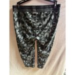 Under Armour Women's Capri Leggings Medium Camo Splash Print Photo 2
