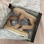 AQUA Sandles Photo 1