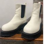 Urban Outfitters Women’s Chunky Lug Sole Chelsea Vegan White Leather Boots 5 Photo 4