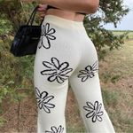 Cream and Black Flower Sketch Knit Sweater Pants Size undefined Photo 1