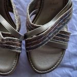 Italian Shoemakers Women’s Size 8 Brown Fabric Wedge Sandals Slip On 3” Heel Photo 5