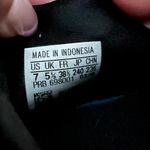 Adidas Tennis Shoes Photo 4