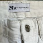 ZARA  Women’s high rise straight leg White Jeans distressed hem size 8 Photo 5