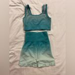 Seamless Teal Ombre Sports Bra and Shorts Set Blue Size XS Photo 2