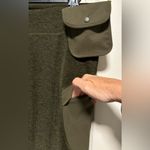 Old Navy Go Dry Leggings with Snap Utility Pocket at Waist Photo 6