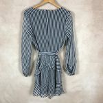 MATERIAL GIRL Striped V Photo 6