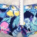 Lilly Pulitzer  Ellie Shorts Bright Navy Blue Big Flirt Hibiscus Floral Size 4 Photo 3