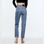 ZARA  90’s Mom Fit Relaxed Distressed Knee Jeans Blue Vintage Wash Size 4 Photo 2