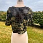 Forever 21 Women’s  cropped camouflage shirt Photo 9