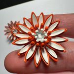 Trifari Vintage Crown Enamel Flower White & Orange Gold Tone Clip On Earrings Photo 5