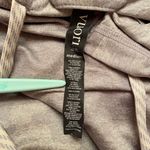 Vuori Halo Essential Hoodie Size Medium Pale Heather Camo Grey Photo 3