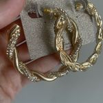 Gold hoop diamond earrings Photo 1