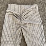 Women’s Leggings/High Waisted Yoga Pants Textured Gray Fabric Size M NEW Size M Photo 6
