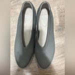 Eileen Fisher Heaven Mesh Flat Subtle Wedge Shoe Mesh Knit Sz 8.5 Gray Photo 1