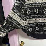 Papaya Sweater Holiday Pattern Photo 2