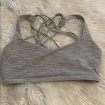 Lululemon size 6 Women's Strappy Gray Sports Bra excellent condition Photo 3