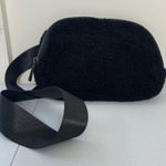 NWOT women’s solid black Sherpa soft‎ thick adjustable strap belt bag active Photo 0