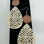 NWT Apricot Cut Photo 1