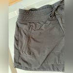 Athleta  Women’s Hudson Grey Boardshort 211376-00 - 0 sz 6 Photo 2