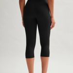 Girlfriend Collective  Navy Blue Compressive High Rise Capris Leggings   Photo 2