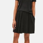 Eileen Fisher 404.  pleated light weight flowy black shorts size XXS Photo 0