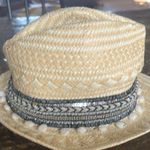 EXPRESS  hat perfect for the summer! Great condition Photo 1