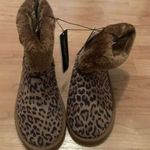 Charles Albert  Women's  Leopard Animal Print Faux Fur Boots Size 8 Photo 0