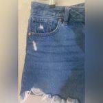 EXPRESS Boyfriend Midi MidRise Denim Shorts Button Fly Sz 8 Raw Hem Distress Photo 5