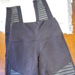 Alo Yoga Woman’s size small black alo leggings Photo 1
