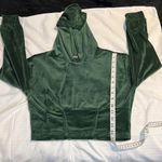 JOLIE & JOY Cropped Hoodie Sweater Womens Velour Green Pullover Long Sleeve SZ L Photo 2