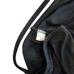 Sleeveless One Photo 5