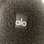 Alo Yoga Sherpa Snow Angel Puffer Black S Photo 5