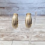 Vintage Clip On Earrings Photo 4