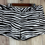 Chic Zebra Print JCP Women's Shorts White Size 16 Photo 0